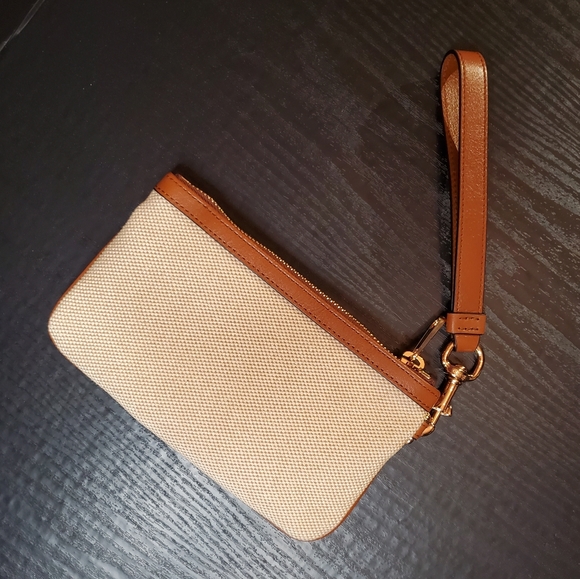 Gucci GG Vintage Style Canvas Wristlet - Picture 5 of 6